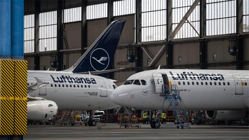Lufthansa-Gewinn bricht ein – Tickets werden noch teurer Streiks und teures Kerosin haben Lufthansa das Geschäft erschwert. (Archivbild)