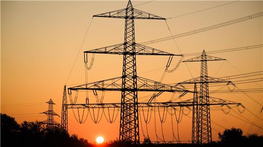 Strom-Netzentgelte könnten deutlich sinken Stromkunden können mit Entlastung bei Netzentgelten rechnen (Archivbild).