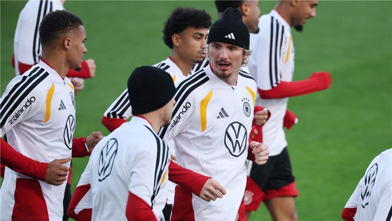 Stürmer Woltemade wirkt im DFB-Umfeld gelassen.