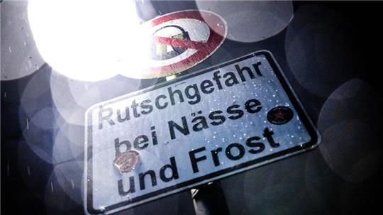 Sturmböen und Schnee erwartet der Deutsche Wetterdienst an diesem Dienstag in Teilen Deutschlands.