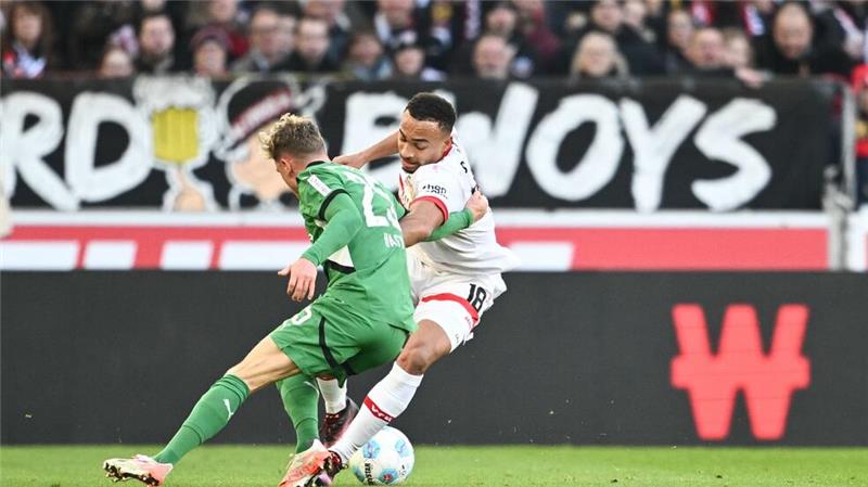 „Momentum“ weg: VfB patzt bei Jagd zurück in Königsklasse Stuttgarts Nationalspieler Jamie Leweling (r) versuchte viel, hier im Zweikampf mit Gladbachs Robin Hack.