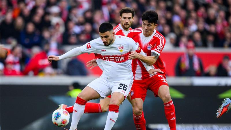Laimer kunstvoll, Kane dreifach: Bayern-Gala beim VfB Stuttgarts Stürmerstar Deniz Undav (l.) blieb diesmal ohne Treffer.