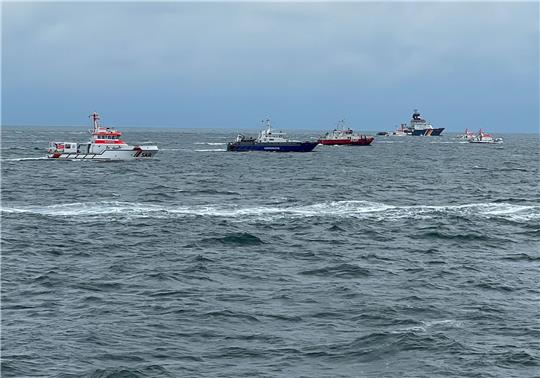 Suche nach vermissten Seeleuten nach der Kollision zweier Frachter in der Nordsee.