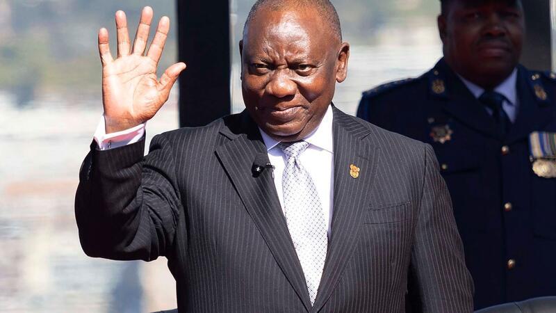 Südafrikas Präsident gibt neues Regierungskabinett bekannt Südafrika hat ein neues Kabinett. Der ANC von Präsident Cyril Ramaphosa behält 20 von 32 Ministerposten.
