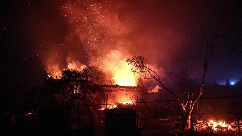 Südfrankreich: Haus von Waldbrand zerstört