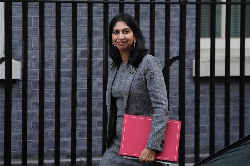 Britische Regierung vor Kollaps? Rücktritte und Chaos Suella Braverman ist aus der britischen Regierung ausgeschieden.