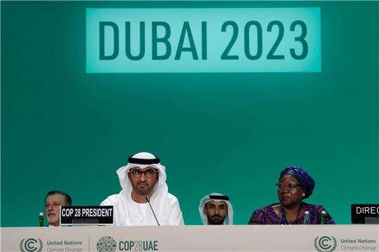 Sultan al-Dschaber, Vorsitzender der UN-Klimakonferenz, nimmt an der Eröffnungssitzung teil.