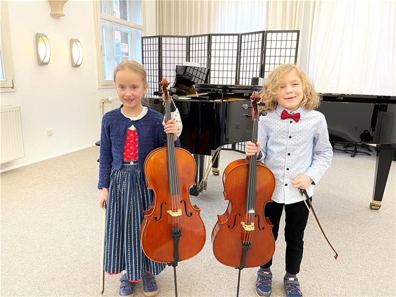 Jugend musiziert: 25 erste Plätze im Landkreis Goslar Susanna de Vries (8) und Francis Julien Lahmer (7) beeindruckten die Jury. Fotos: Lydia Schulze-Wollentin