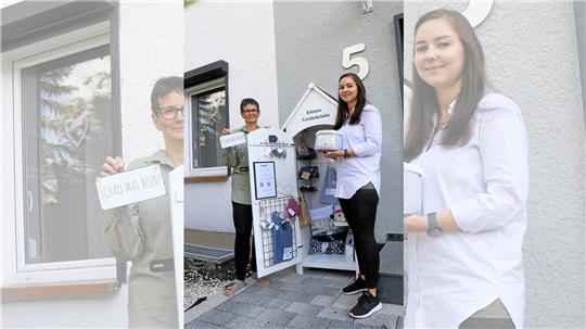 Susi (links) und Julia Gießmann haben Goslars kleinsten Geschenke laden in Kramerswinkel eröffnet. Hier gibt es Kissen, Täschchen aller Art, Schlüsselanhänger und Schutzengel. Ein paar Stammkunden haben die beiden Handarbeitsfans bereits. Foto: Hartmann