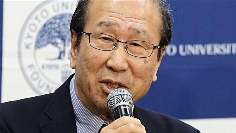 Apartments für Moleküle: Nobelpreis für drei Chemiker Susumu Kitagawa spricht während einer Pressekonferenz an der Universität in Kyoto - nachdem er für den Nobelpreis für Chemie gekürt worden war.