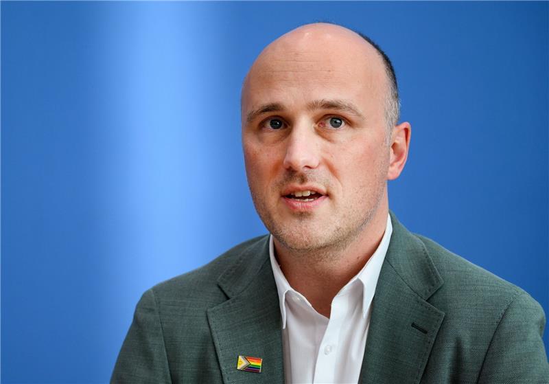 Deutschland schafft bessere Bedingungen für Queere Sven Lehmann ist der Queer-Beauftragte der Bundesregierung.