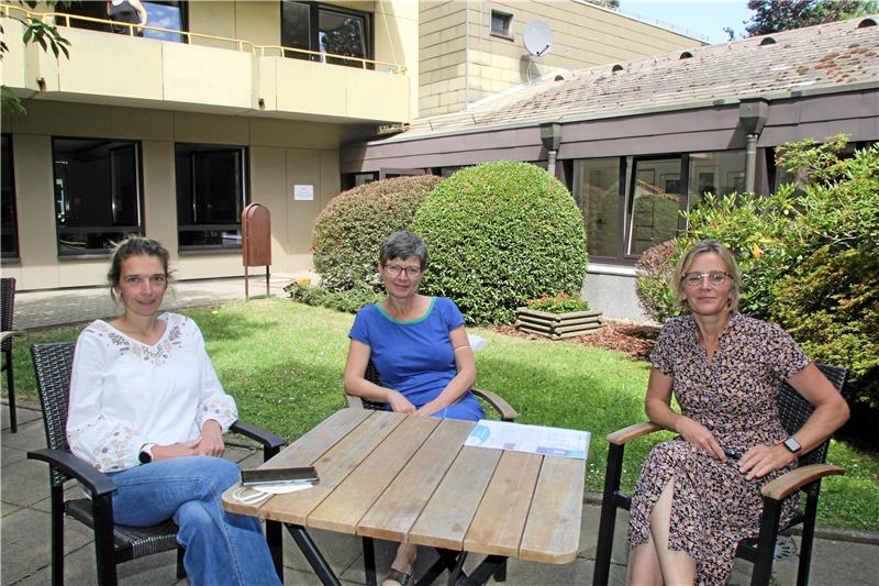Svenja Stadler, Antje Krause und Yvonne Bovermann (v. links) sprechen über die Unterfinanzierung der Mutter-Kind-Kliniken.