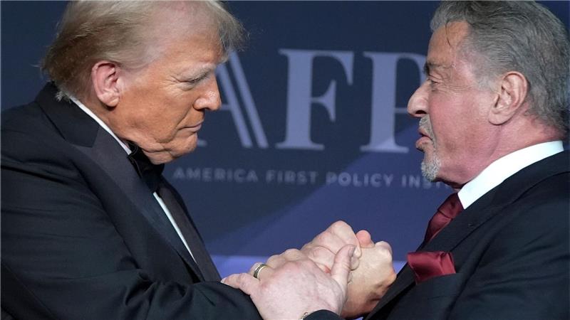 Trump kündigt hohe Zölle auf im Ausland produzierte Filme an Sylvester Stallone ist einer von Trumps „Botschaftern“ in Hollywood. (Archivbild)