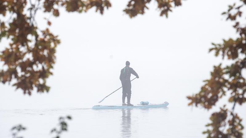 Symbolbild: Bei allem Spaß kommt es beim Stand-up-Paddling auch mal zu gefährlichen Situationen.