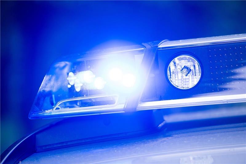 Unbekannter bedroht Mann (24) in Goslar mit Hammer Symbolfoto: DPA