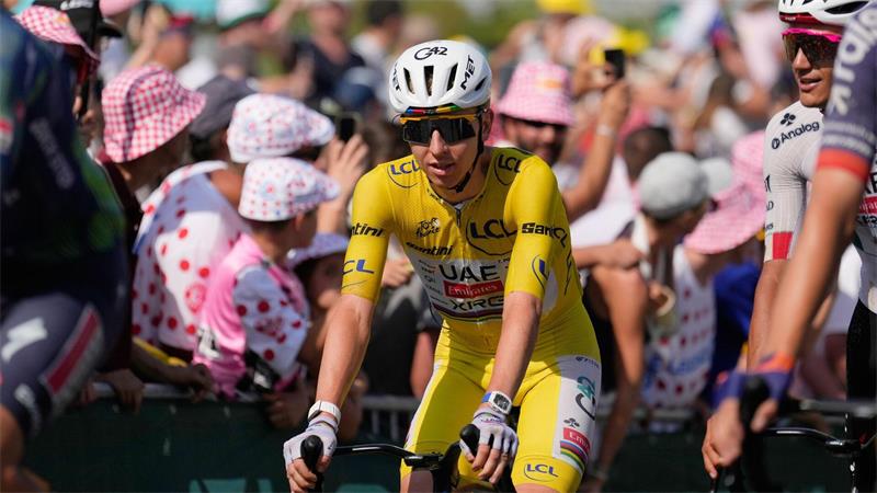 Tadej Pogacar bleibt Gesamtführender der Tour de France.
