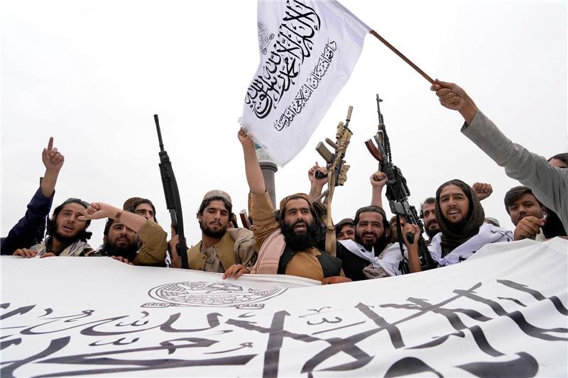 NGO: Zahlreiche willkürliche Verhaftungen in Afghanistan Taliban-Kämpfer in Kabul: Die Islamisten weisen die Vorwürfe als «Propaganda» und «unwahr» zurück.