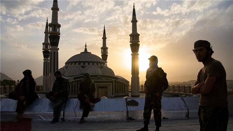 Bilder des Tages Taliban stehen Wache auf dem Nadir-Khan-Hügel in Kabul.
