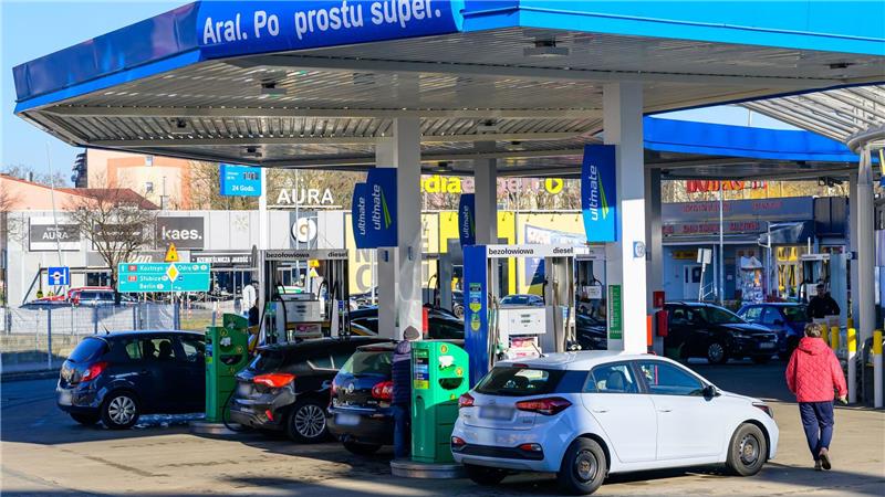 Tanken in Polen ist nach wie vor billiger als in Deutschland - doch der Preisanstieg seit Kriegsbeginn ist inzwischen weitgehend identisch. (Archivbild)