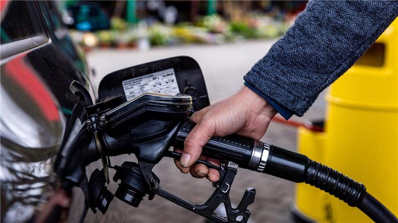 Tanken ist in Deutschland zurzeit sehr teuer. (Symbolbild)