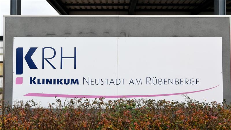 Tatort soll unter anderem das Klinikum Neustadt am Rübenberge gewesen sein. (Archivbild)