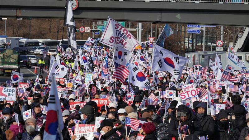 Festnahme des Präsidenten in Südkorea gescheitert Tausende Anhänger Yoons demonstrierten seit dem Neujahrstag gegen den Festnahme-Befehl.