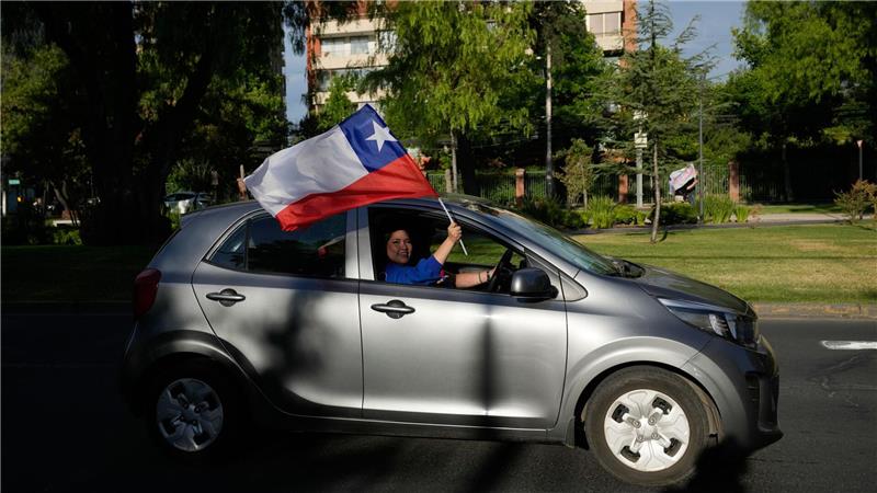 Tausende Anhänger von Kast feierten seinen Wahlsieg auf den Straßen.