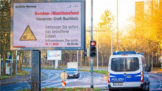 Tausende Anwohner müssen wegen eines Bombenverdachts ihre Wohnungen in Hannover verlassen 