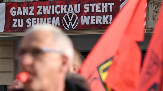 Tausende Beschäftigte der Automobilbranche bangen in der Region Zwickau um ihre Jobs. 