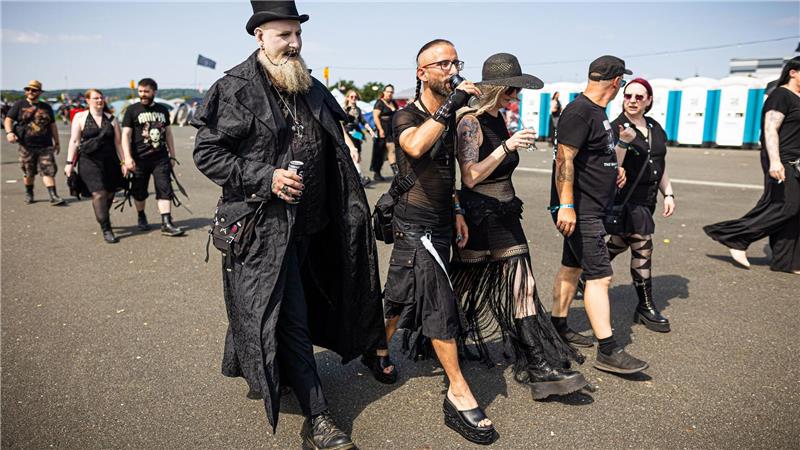 Tausende Gothic-Fans versammeln sich am Wochenende beim 25. M’era Luna-Festival in Hildesheim.