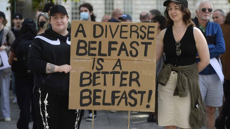 Krawalle in Nordirland - Tausende demonstrieren gegen Rechts Tausende Menschen haben in den vergangenen Tagen in Belfast gegen rechte Gewalt demonstriert. (Archivbild)