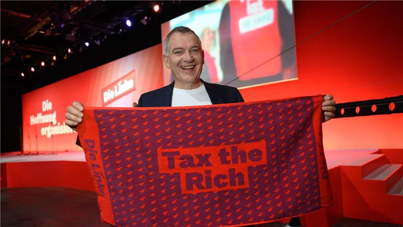 Linke fühlt sich wieder stark - und will Einfluss „Tax the rich“ - das Motto wiederholt Parteichef Jan van Aken immer wieder.