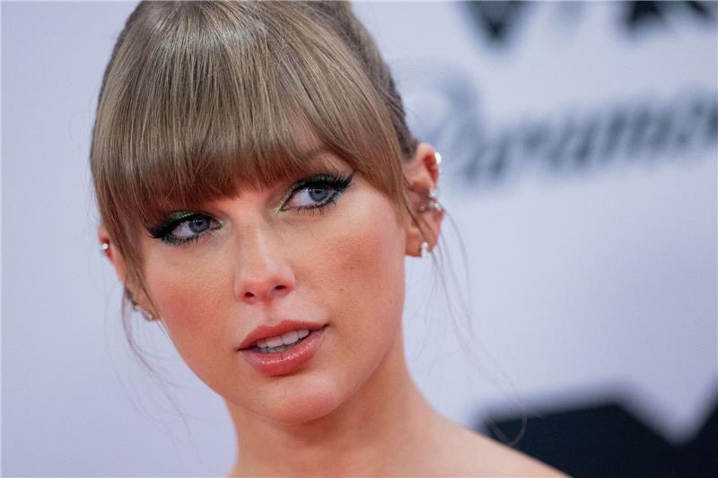 Taylor Swift dreht ihren ersten Spielfilm Taylor Swift hat bereits mehrere Musikvideos und einen Kurzfilm inszeniert.