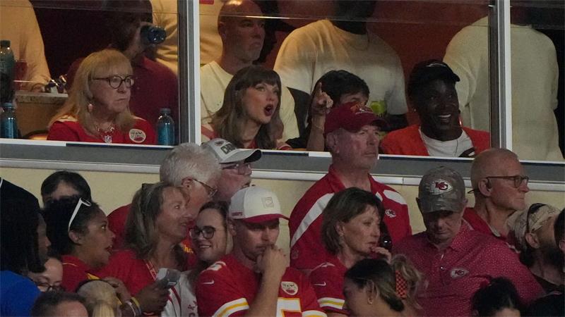 Starkes Comeback von Mahomes bei Kansas-Sieg Taylor Swift war vom Spiel begeistert.