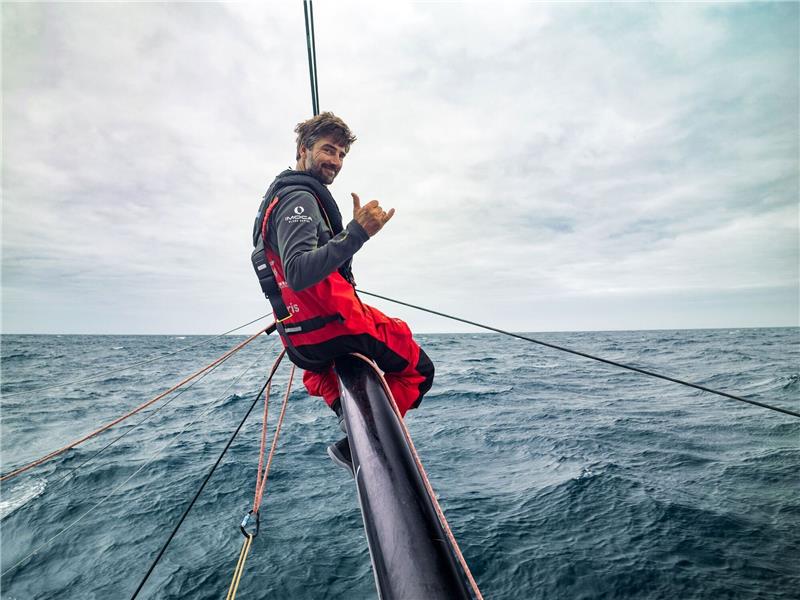 Neue Flügel für Herrmann: Comeback für „Malizia-Seaexplorer” Team Malizias Gründer und Skipper Boris Herrmann zeigt gestikuliert.