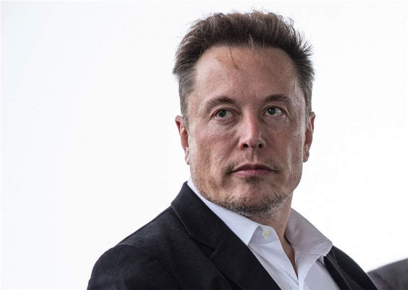 X testet Einschränkungen für Gratis-Nutzer Tech-Milliardär Musk hat Twitter vor knapp einem Jahr für rund 44 Milliarden Dollar gekauft.
