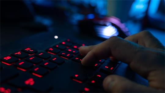 Tech-Unternehmen spielen bereits eine zentrale Rolle beim Vorgehen gegen Online-Kriminalität. (Symbolbild)