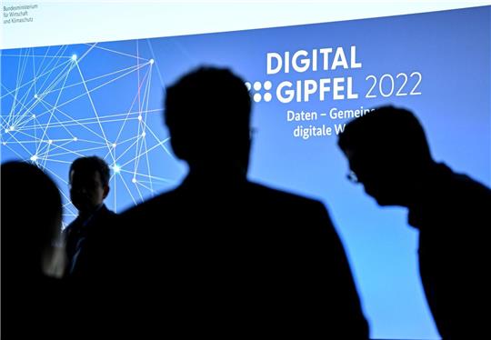 Teilnehmer beim Digital-Gipfel 2022 der Bundesregierung.
