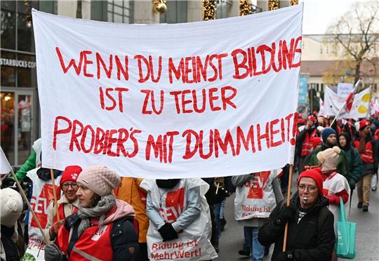 Teilnehmer des Bildungsstreiktages in Karlsruhe.