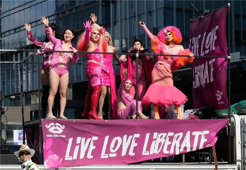 Tausende bei Queer-Parade in Seoul Teilnehmer des «Seoul Queer Culture Festivals» in Seoul.