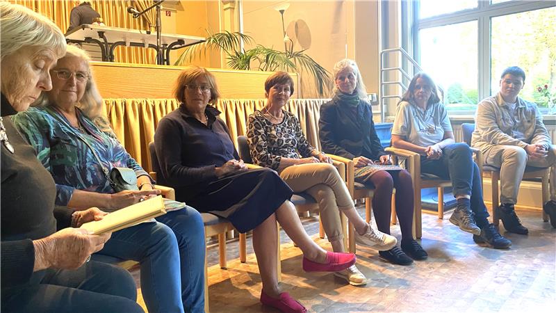 Harzburger Autoren zeigen die Vielfalt des gedruckten Worts Teilnehmer und Gäste des ersten Harzburger Literaturfestes lesen am Freitag in der Wandelhalle gemeinsam aus dem Klassiker „Der kleine Prinz“.
