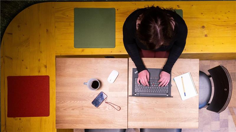 Teilzeitbeschäftigte arbeiten länger - Rekord bei Quote Teilzeit im Home-Office: Für viele Arbeitnehmer ist das Alltag. (Symbolbild)