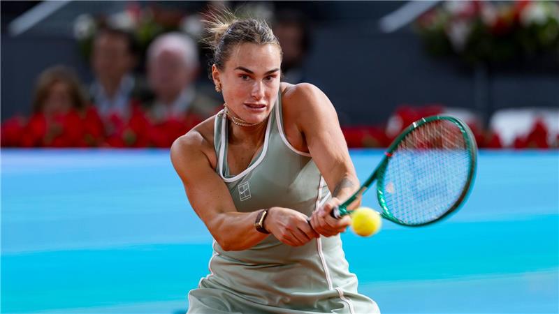 IOC hebt Beschränkungen für belarussische Sportler auf Tennisstar Aryna Sabalenka aus Belarus darf künftig wieder unter eigener Flagge antreten. (Archivbild)
