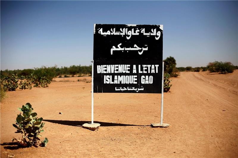 Mali: Islamisten töten bei Anschlägen mehr als 60 Menschen Terroristen haben laut malischer Regierung im ein Schiff und ein Armeelager angegriffen.