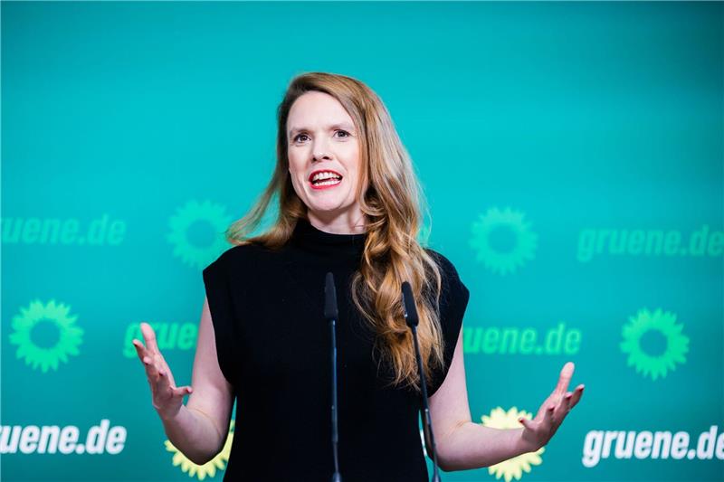 Reintke warnt vor Rechtsruck bei Europawahl Terry Reintke, deutsche und europäische Spitzenkandidatin der Grünen für die Europawahl, spricht.