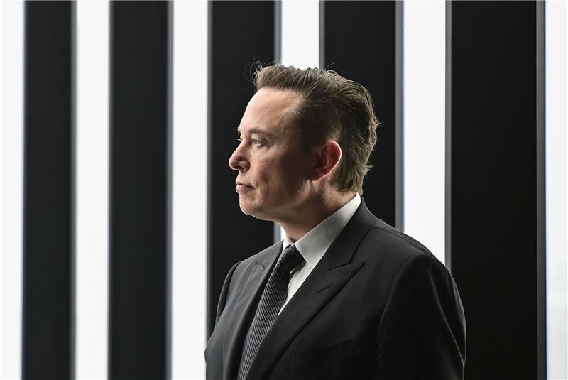 Elon Musk will Twitter-Kauf offenbar bis Freitag abschließen Tesla-Chef Elon Musk bei der Eröffnung seiner Giga-Fabrik in Brandenburg.