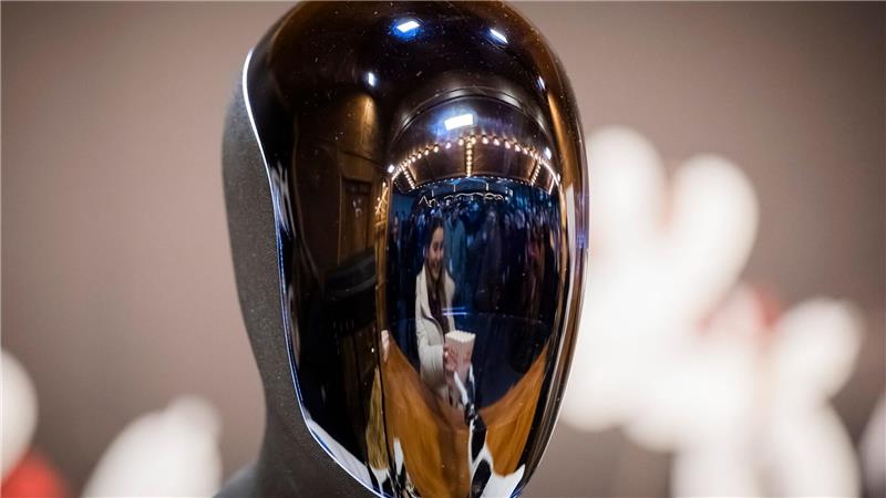 Tesla-Chef Elon Musk sagt vorher, dass es auf der Welt mehr Roboter als Menschen geben werde.