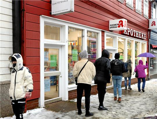 Testen ja, impfen nein: Die Clausthaler Roemer-Apotheke beteiligt sich nicht an der niedersachsenweiten Impfaktion in Apotheken. Inhaberin Eva Peinemann sieht derzeit die Notwendigkeit nicht. Archivfoto: Neuendorf