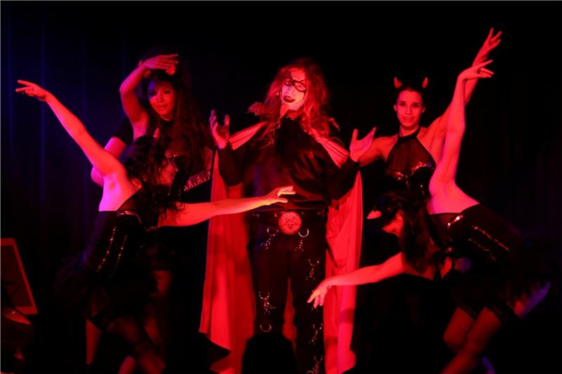Zoff um Rockoper Faust: Der Teufel steckt nicht nur im Detail Teuflisch: Darsteller Falko Illing spielt bei der Rockoper Faust auf dem Brocken den Mephisto. Foto: Bein
