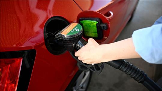 Teures Tanken: Die Energiepreise beeinflussen die Inflation stark (Archivbild)